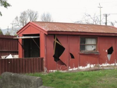 Asbestos cladding